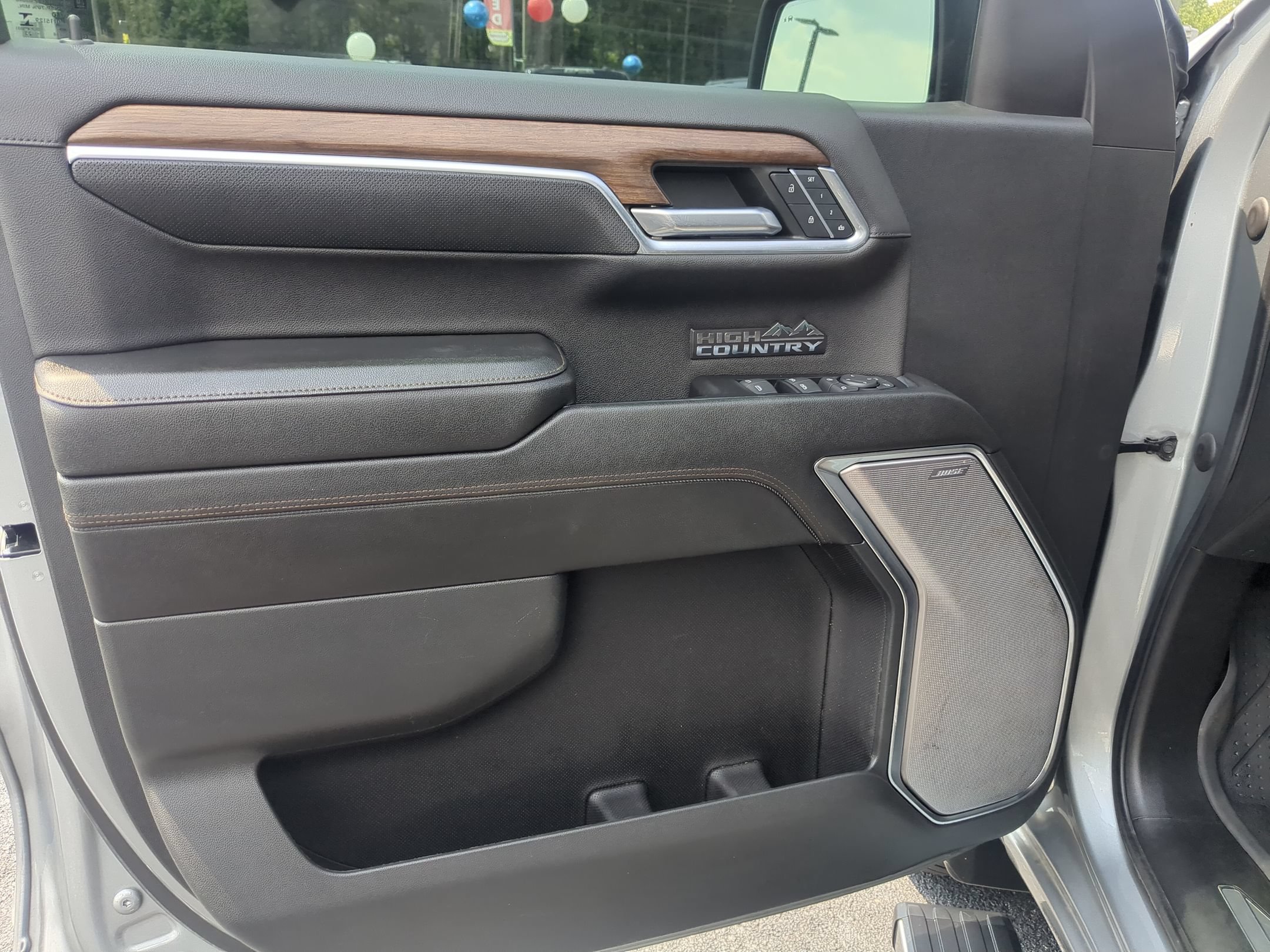 Used 2023 Chevrolet Silverado 1500 High Country w/ High Country Premium Package AWD/4WD image 11