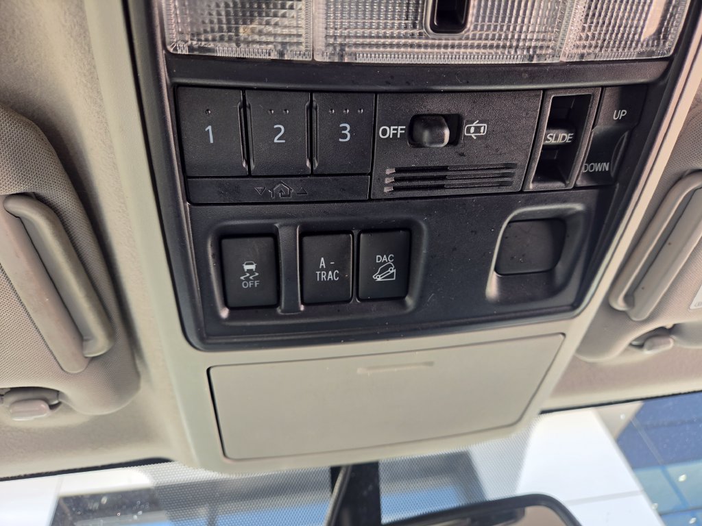 Used 2014 Toyota 4Runner Limited AWD/4WD image 17