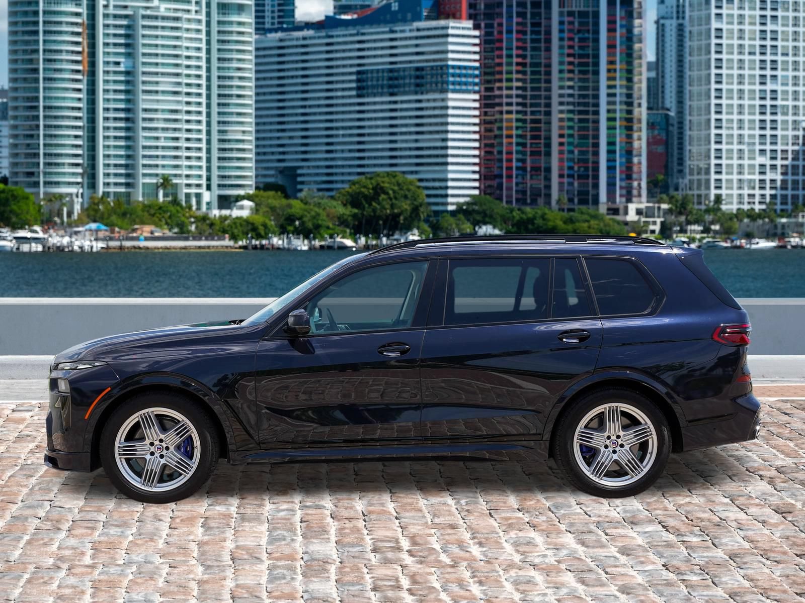 Used 2024 BMW ALPINA XB7 AWD/4WD image 11