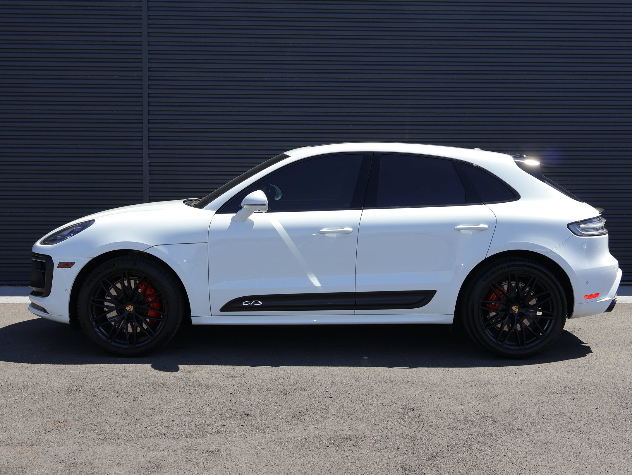 Used 2022 Porsche Macan GTS AWD/4WD image 2