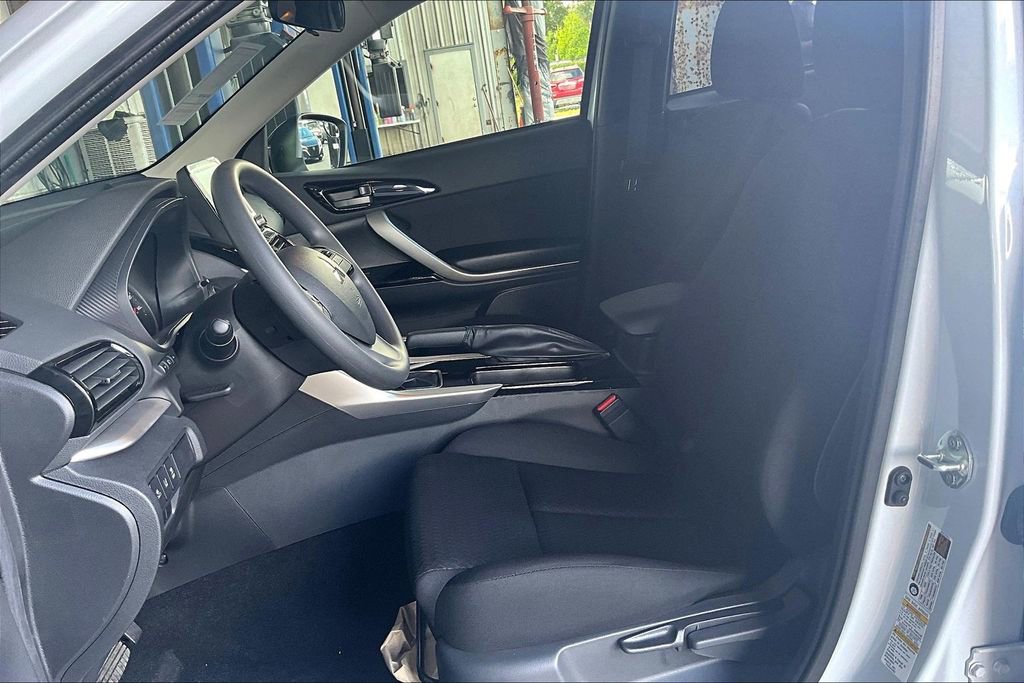 New 2026 Mitsubishi Eclipse Cross LE image 9