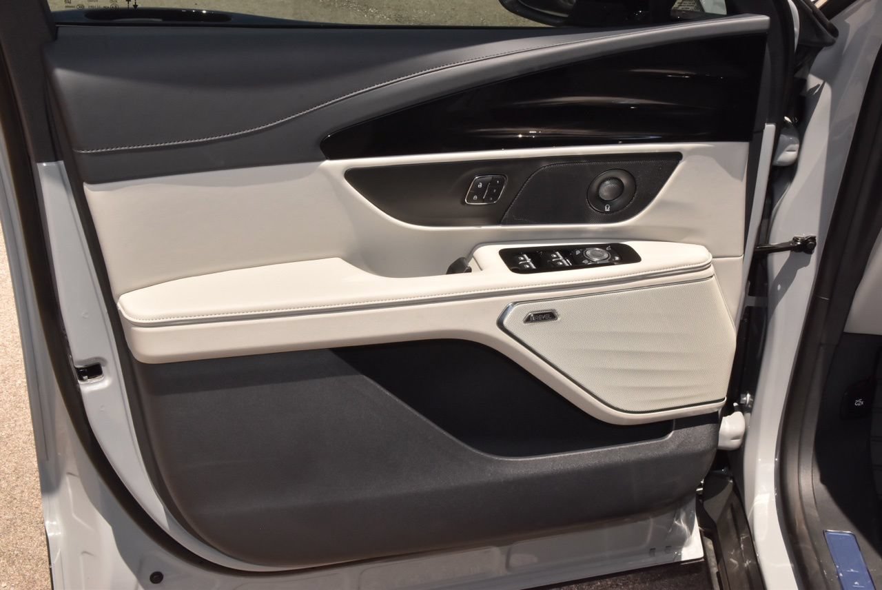 New 2026 Lincoln Nautilus Premier w/ Equipment Group 102A AWD/4WD image 37