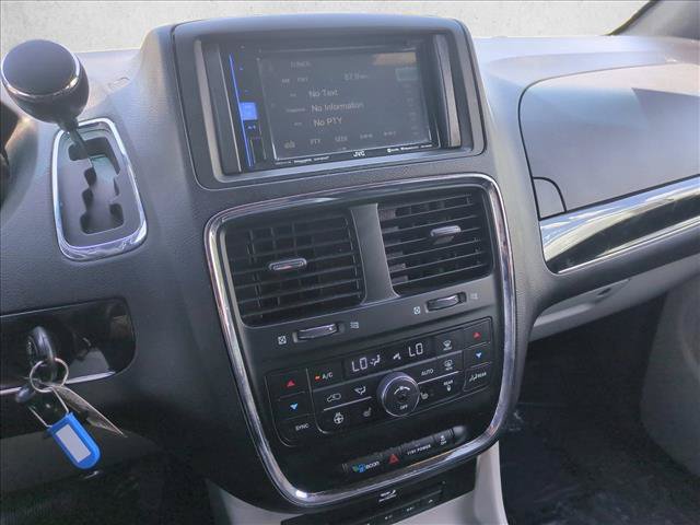 Used 2014 Dodge Grand Caravan SXT FWD image 14