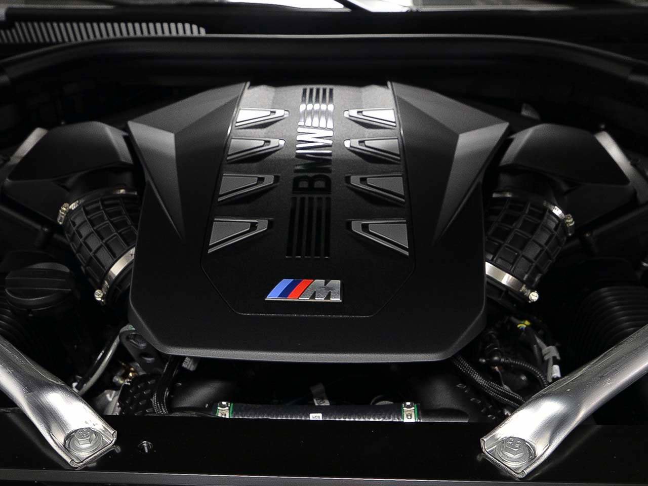 New 2026 BMW X5 M60i image 16