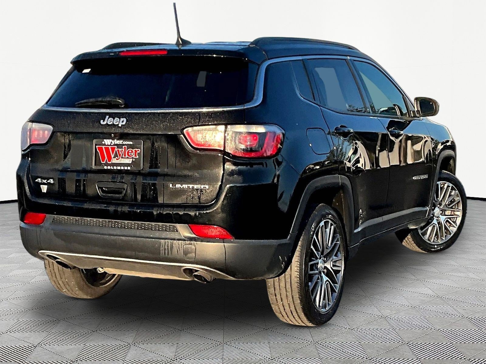 Used 2023 Jeep Compass Limited w/ Elite Group AWD/4WD image 6