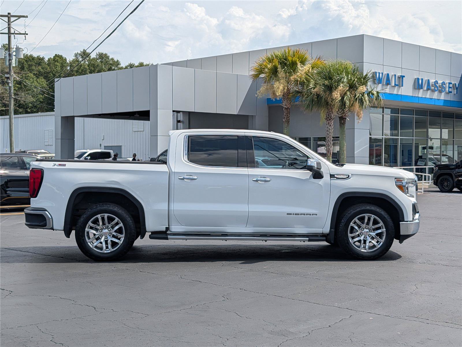 Used 2019 GMC Sierra 1500 SLT AWD/4WD image 5