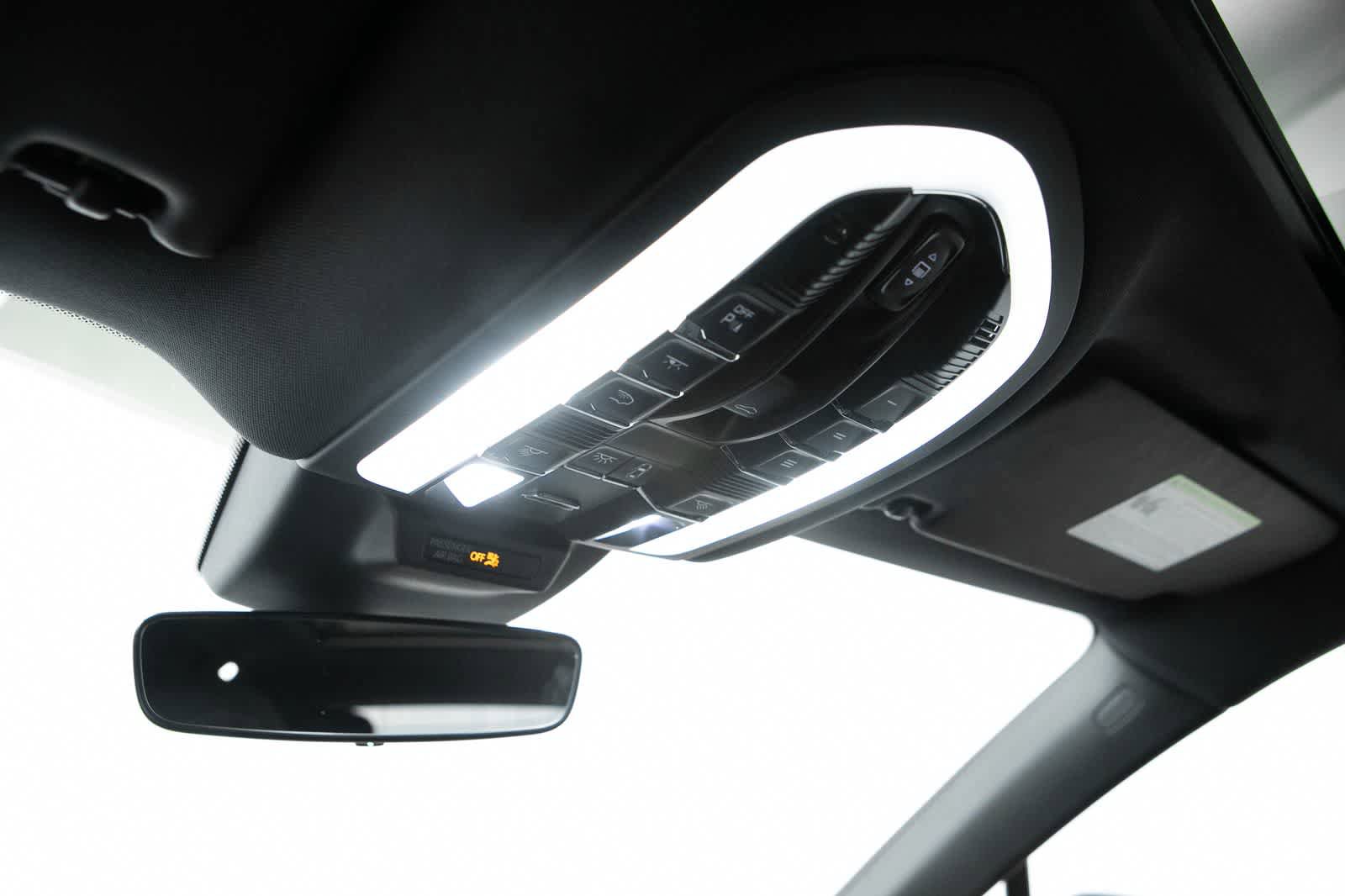 Certified 2026 Porsche Macan image 33