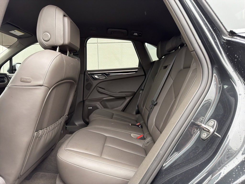 Used 2023 Porsche Macan S image 9