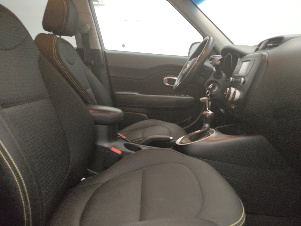 Used 2016 Kia Soul + FWD image 21