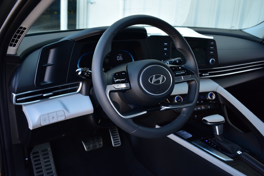 New 2026 Hyundai Elantra SEL Sport FWD image 38
