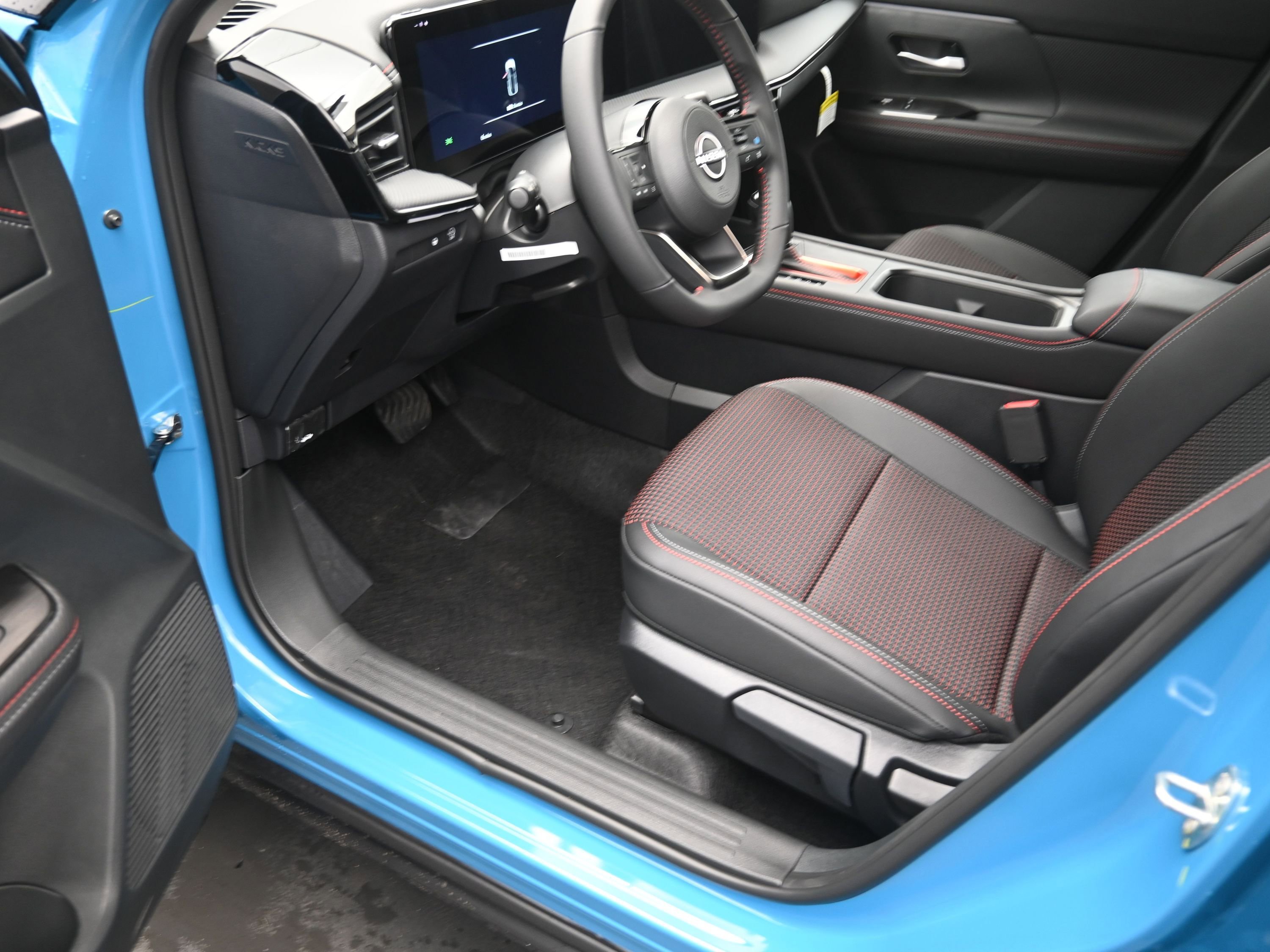 New 2025 Nissan Kicks SR image 12