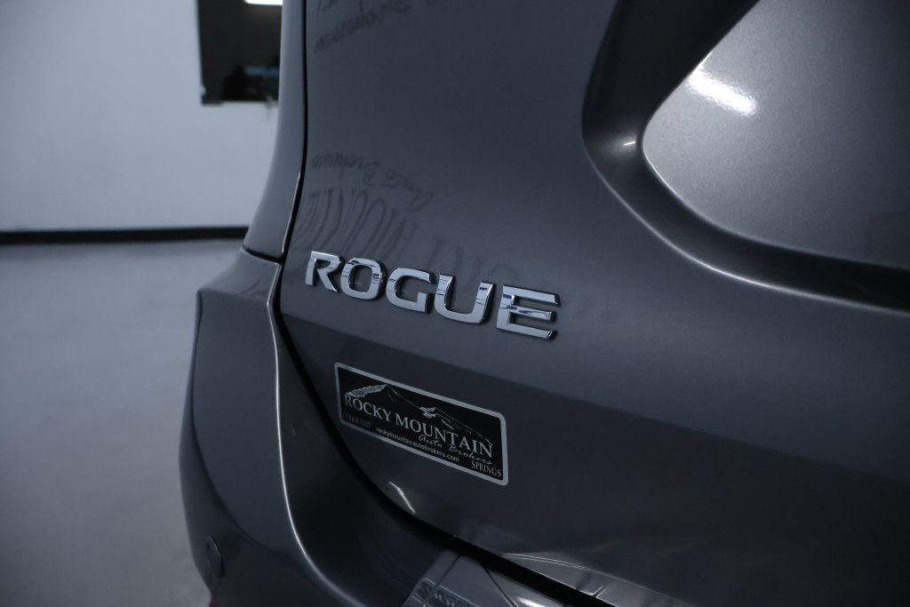 Used 2019 Nissan Rogue SV AWD/4WD image 10