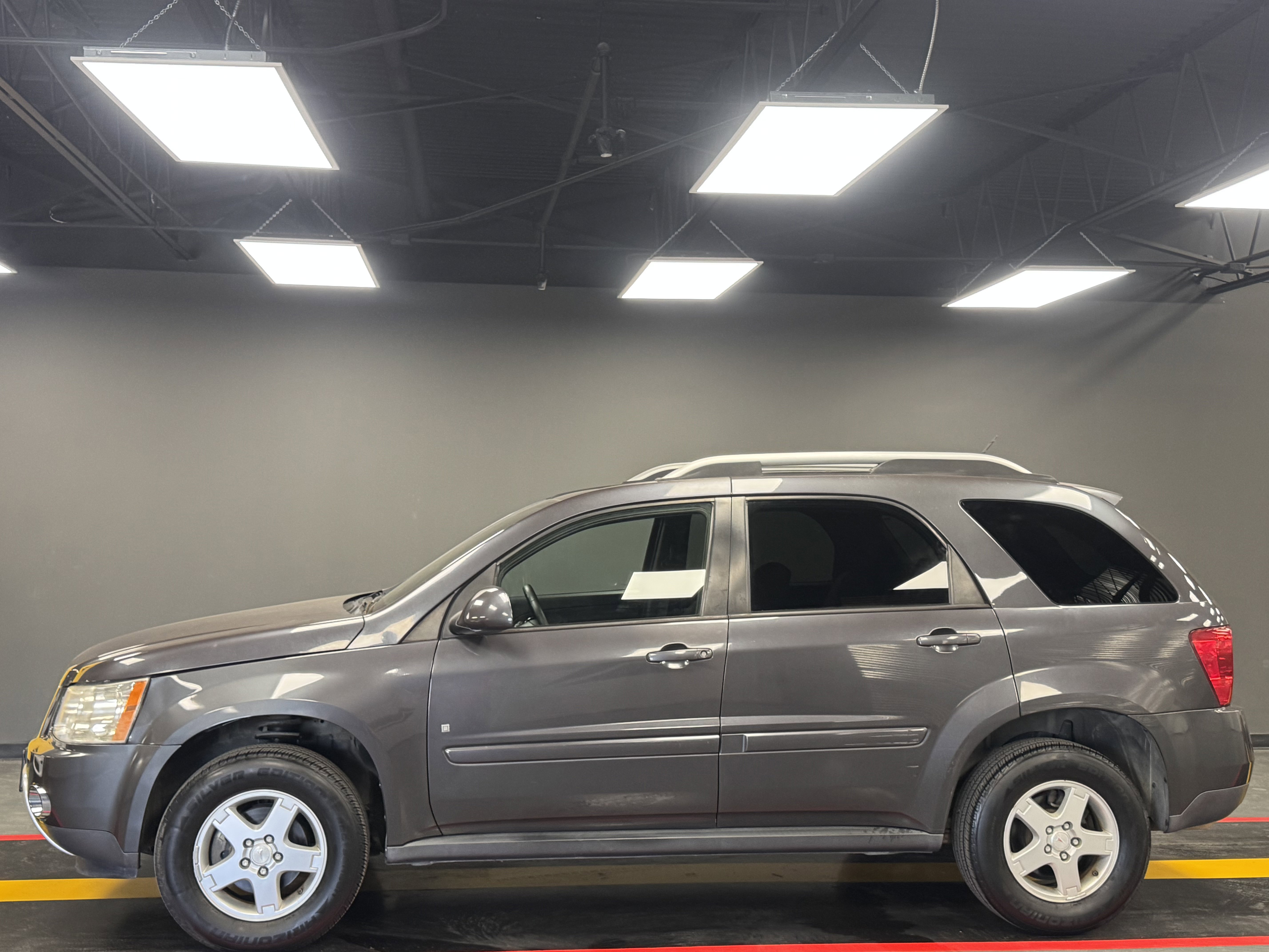 Used 2008 Pontiac Torrent 2WD w/ Preferred Package image 3