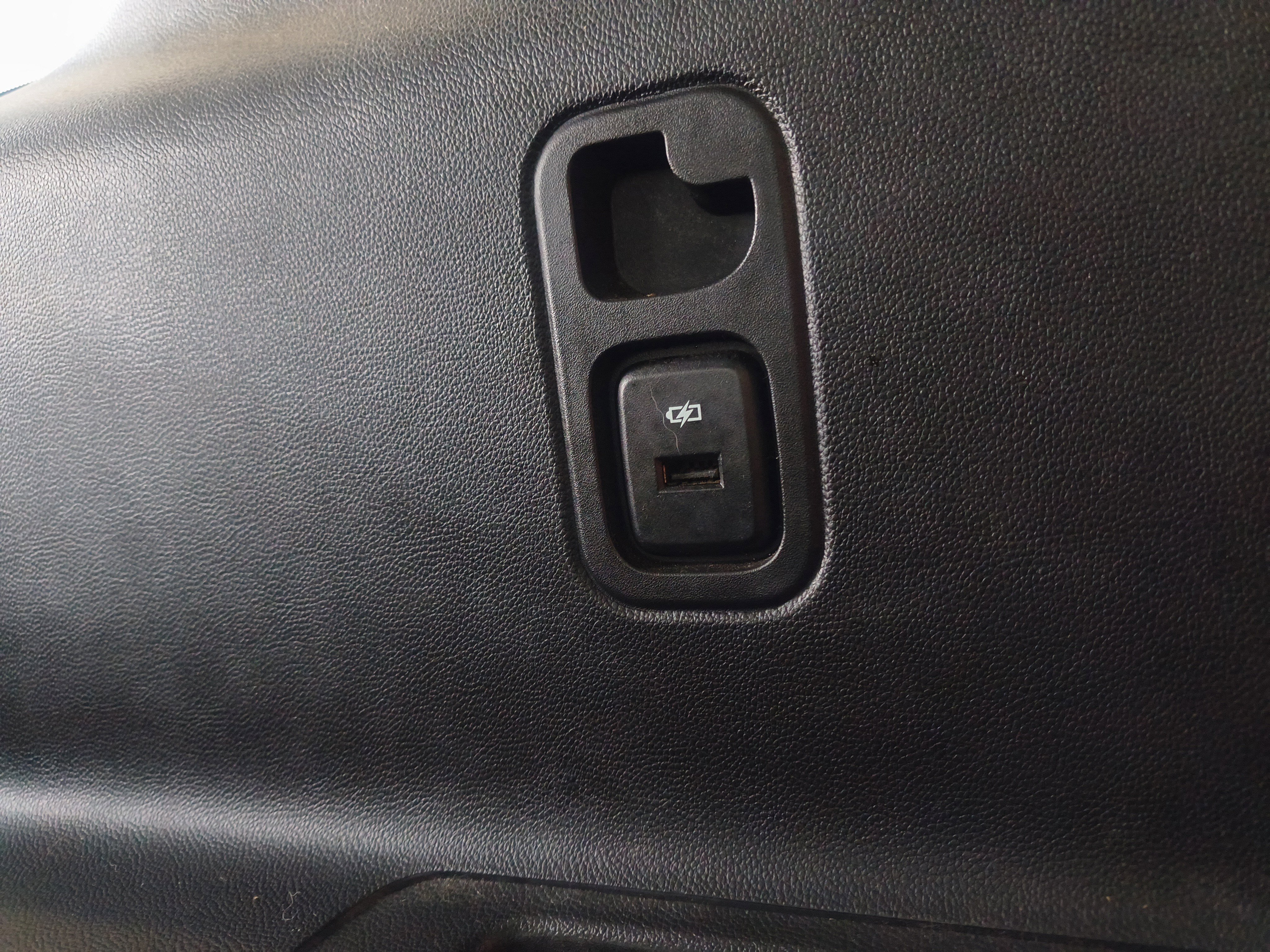 Used 2020 Chevrolet Traverse LT image 32