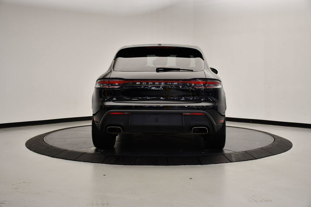 Certified 2023 Porsche Macan image 6