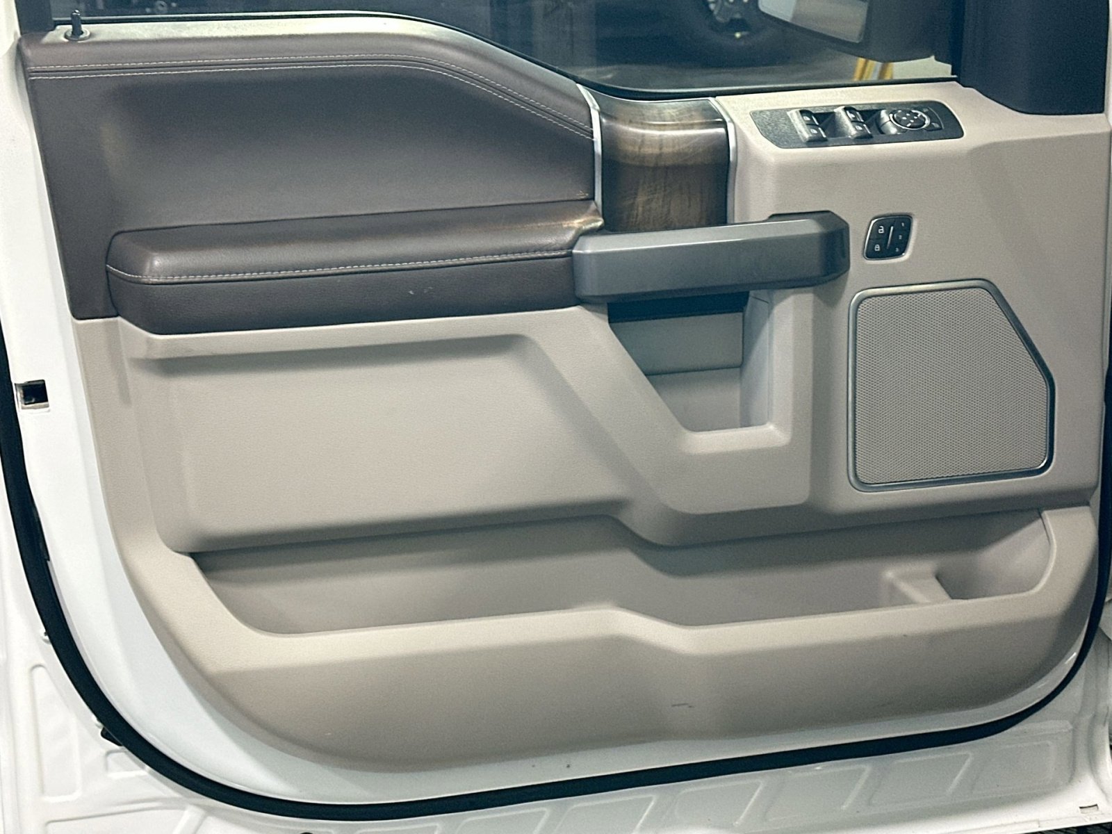 Used 2019 Ford F150 Limited w/ Trailer Tow Package image 15