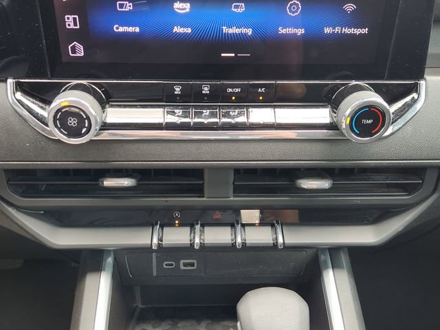 Used 2023 Chevrolet Colorado Trail Boss w/ Technology Package AWD/4WD image 20