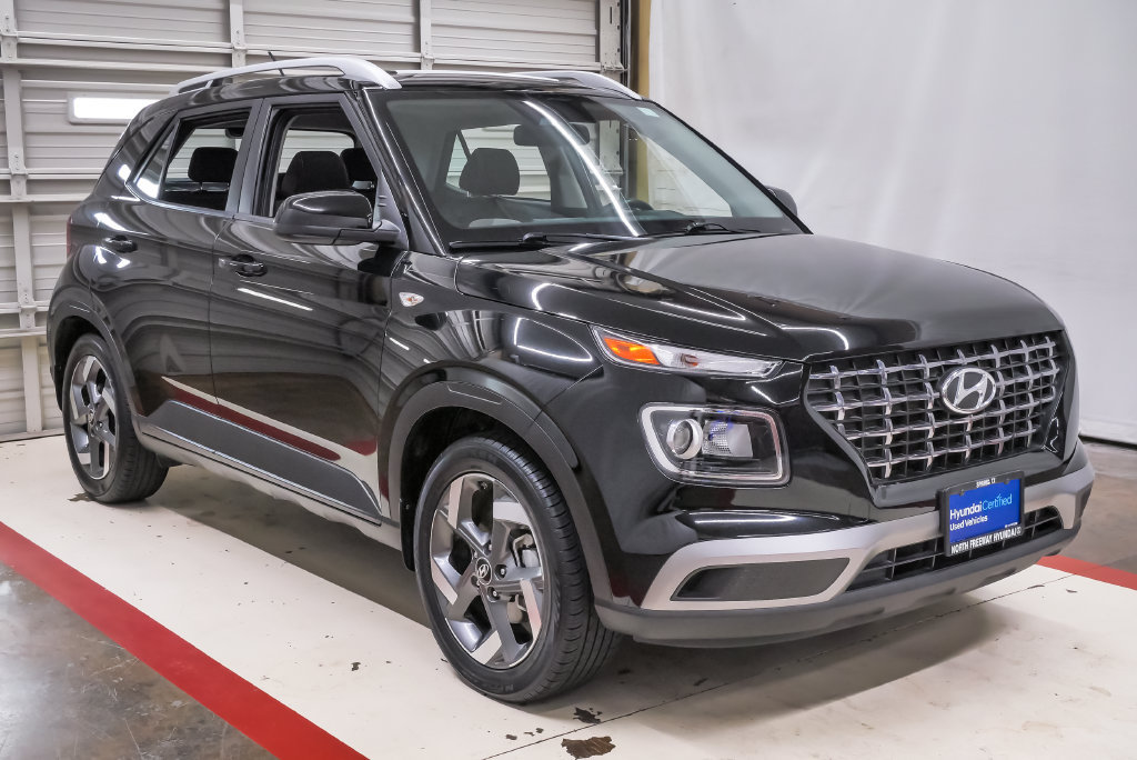 Certified 2024 Hyundai Venue SEL FWD image 5