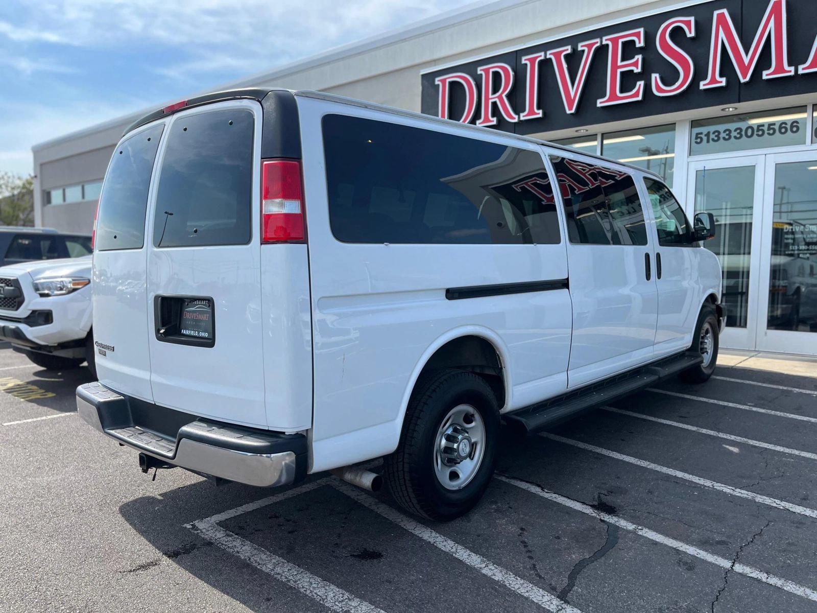 Used 2019 Chevrolet Express 3500 LT w/ LT Preferred Equipment Group RWD image 11