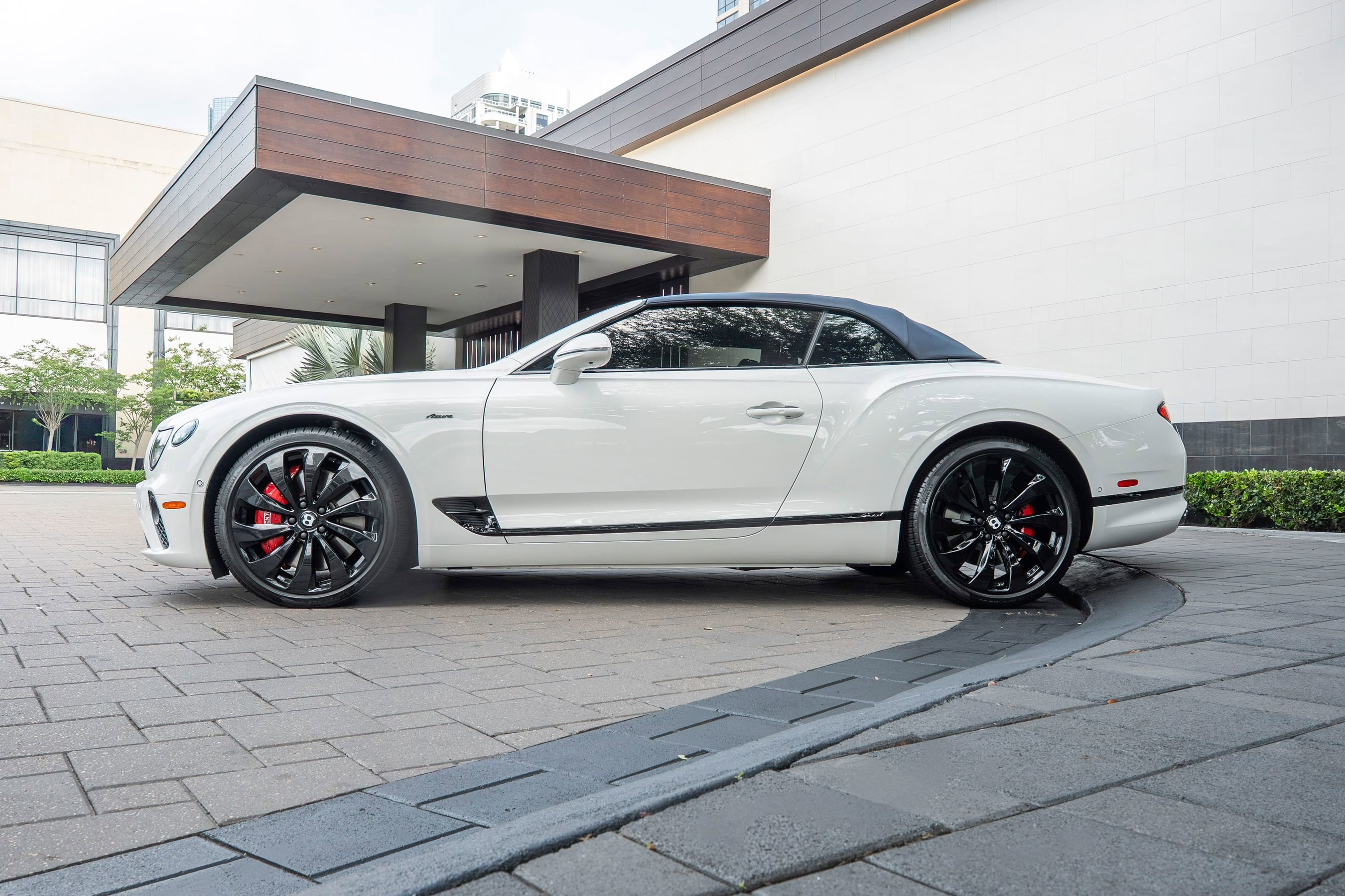 Used 2024 Bentley Continental GT Azure AWD/4WD image 21