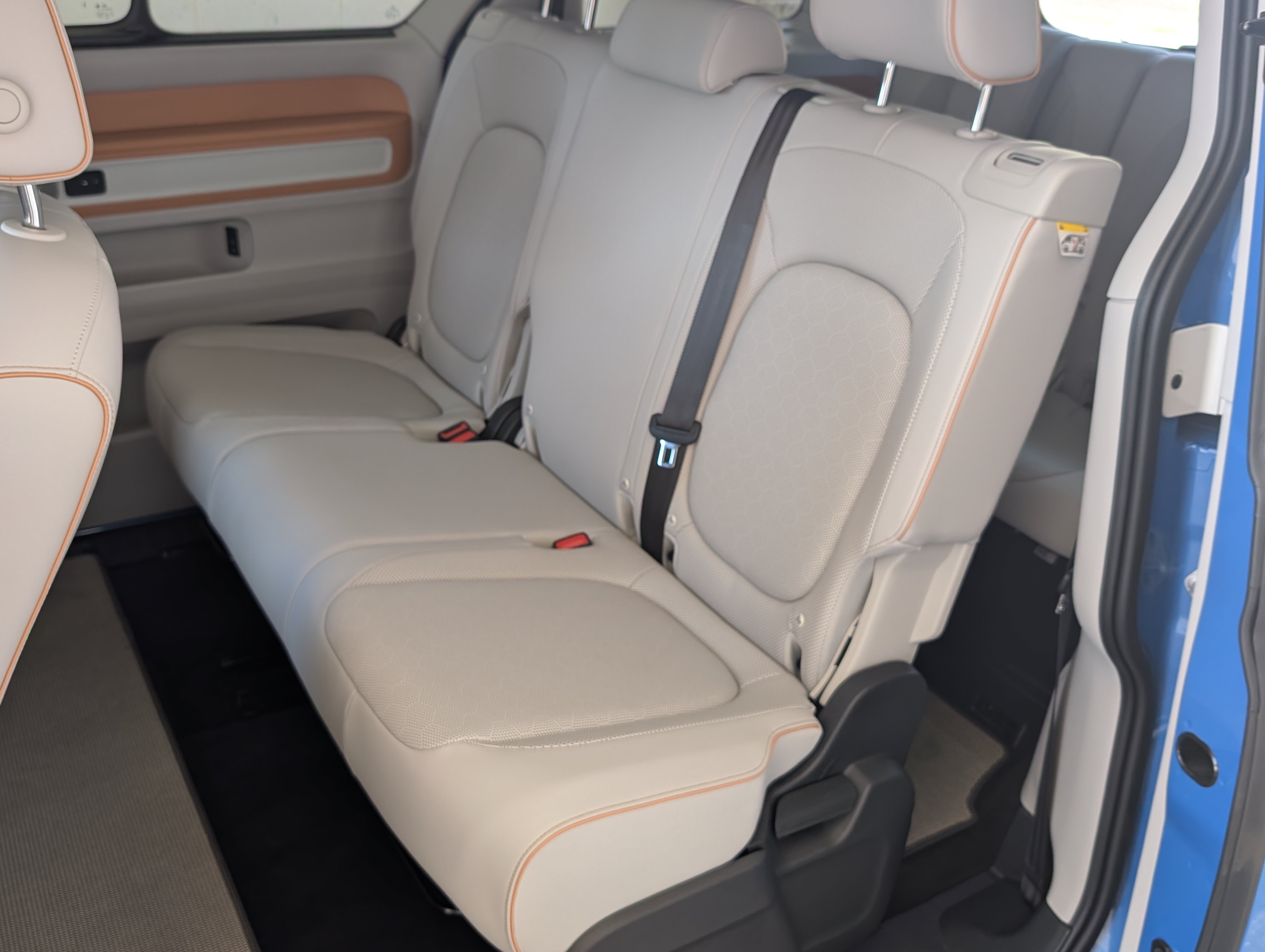 Used 2025 Volkswagen ID. Buzz Pro S Plus RWD image 18