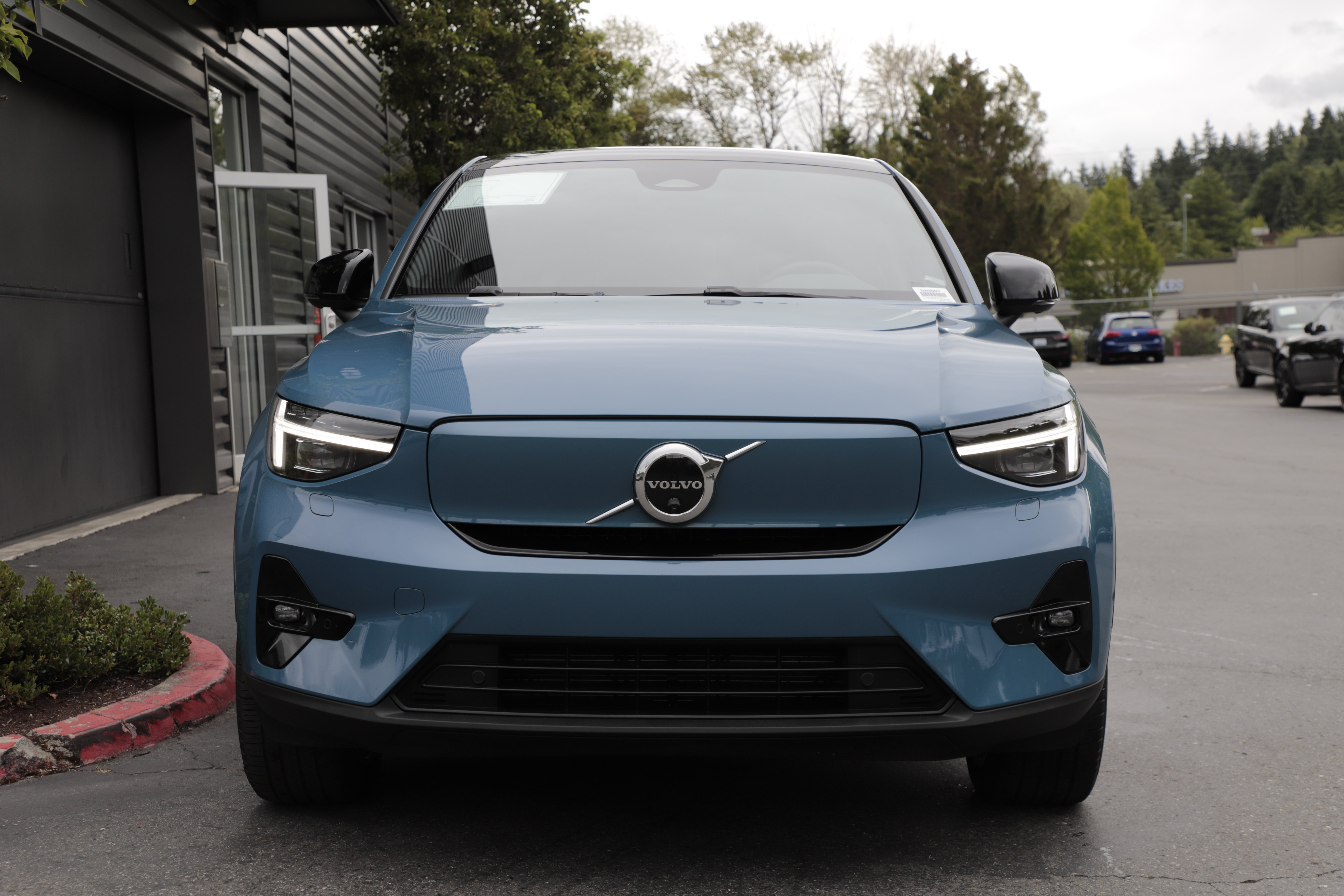 Used 2023 Volvo C40 P8 Recharge Ultimate AWD/4WD image 3