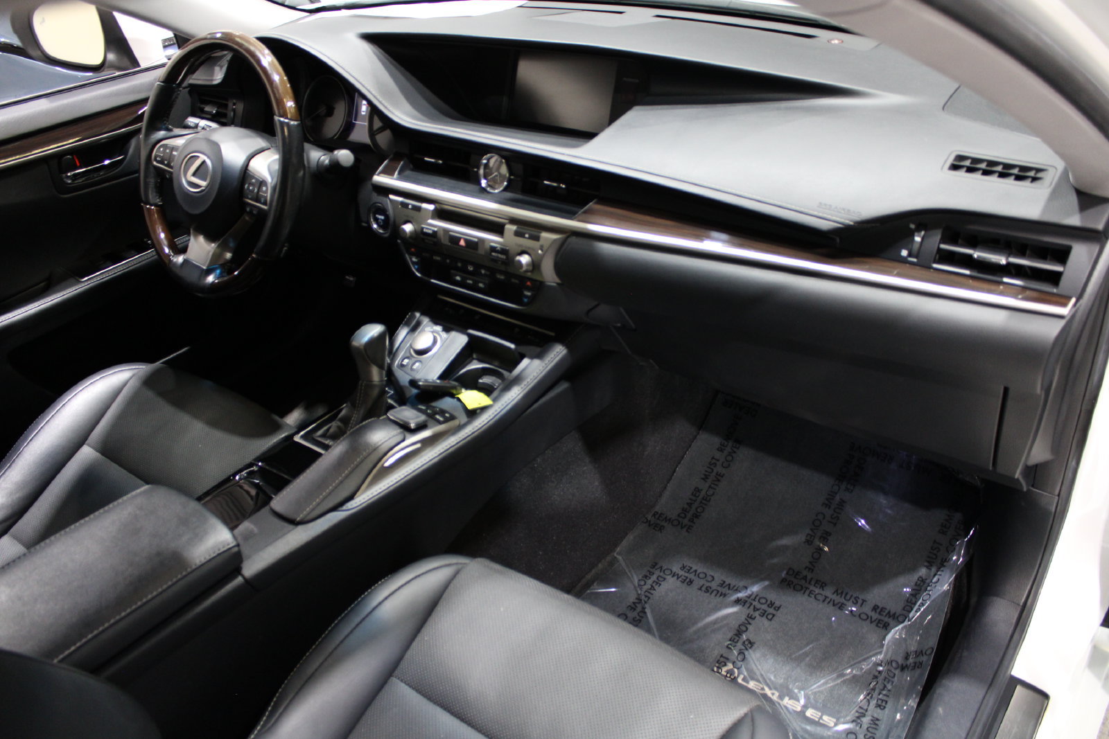Used 2018 Lexus ES 300h w/ Navigation Package FWD image 19