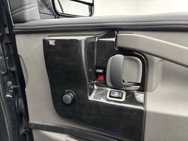 Used 2021 Chevrolet Express 2500 image 22