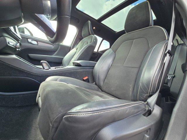 Used 2021 Volvo XC40 T5 R-Design image 24