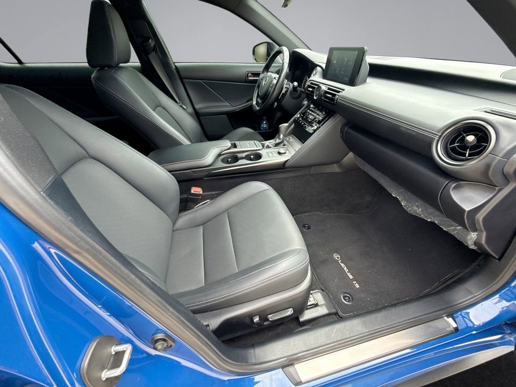 Used 2023 Lexus IS 300 w/ Premium Package RWD image 15