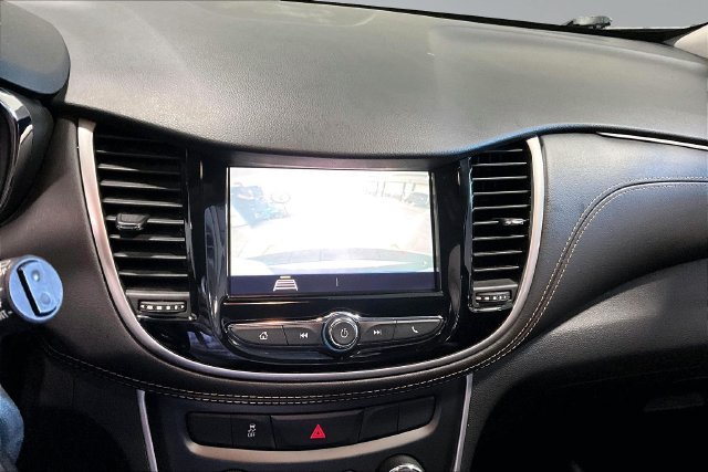 Used 2021 Chevrolet Trax LT FWD image 14