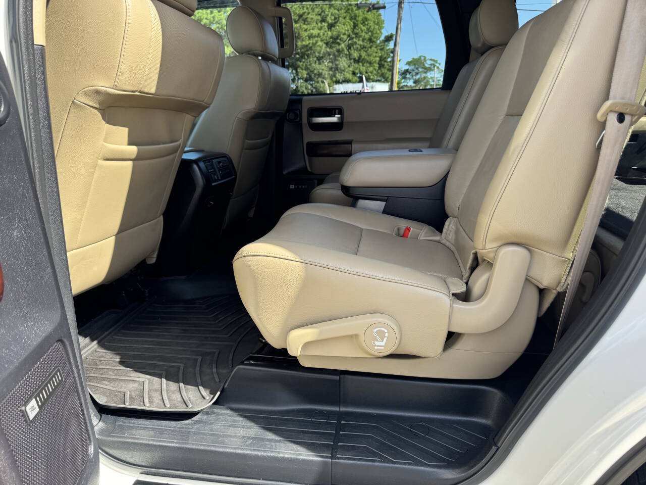 Used 2014 Toyota Sequoia Platinum AWD/4WD image 30