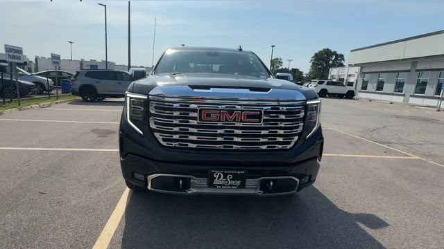 Used 2025 GMC Sierra 1500 Denali w/ Denali Reserve Package AWD/4WD image 3