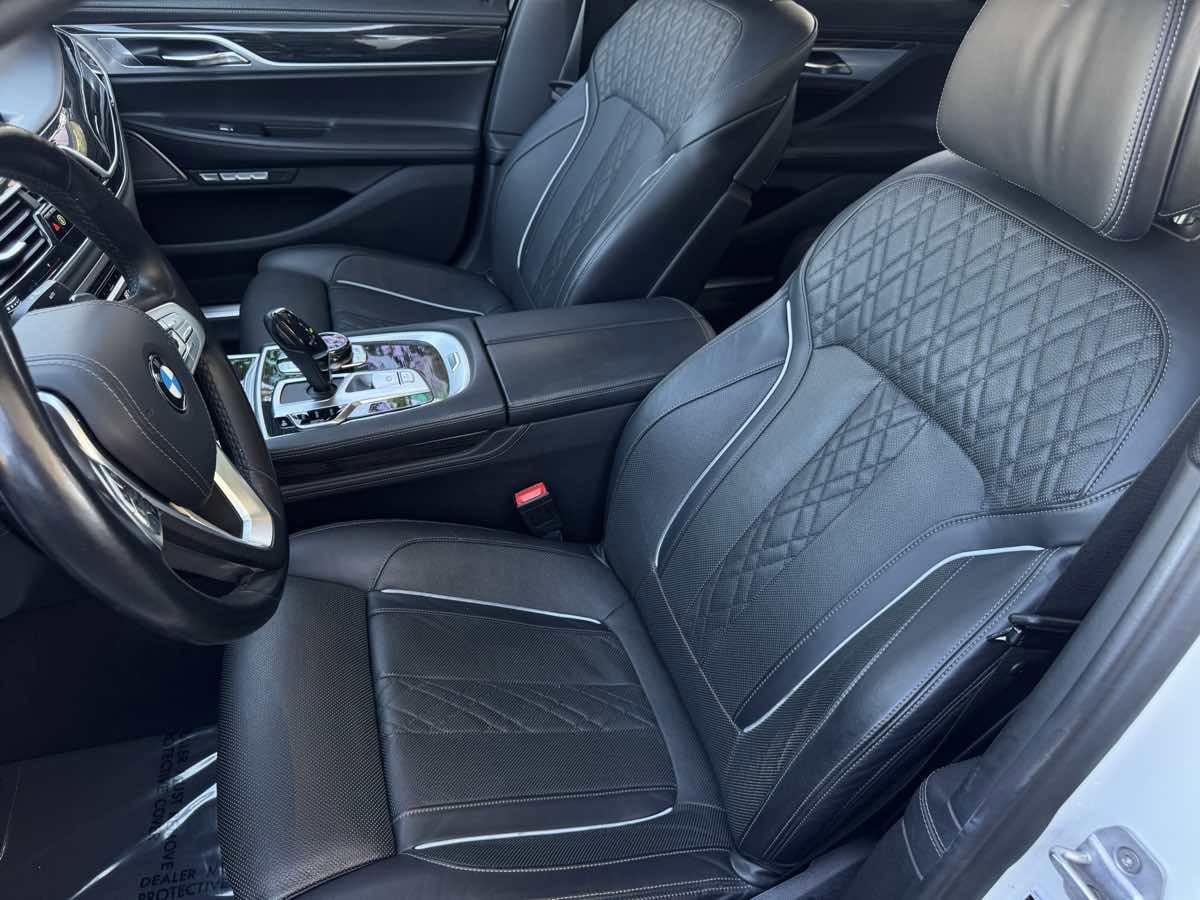 Used 2018 BMW 740i image 18