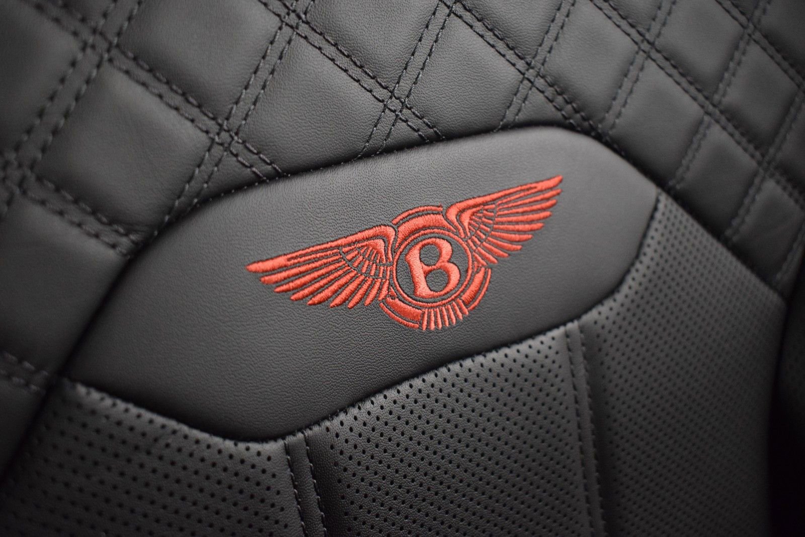 New 2025 Bentley Bentayga AWD/4WD image 37