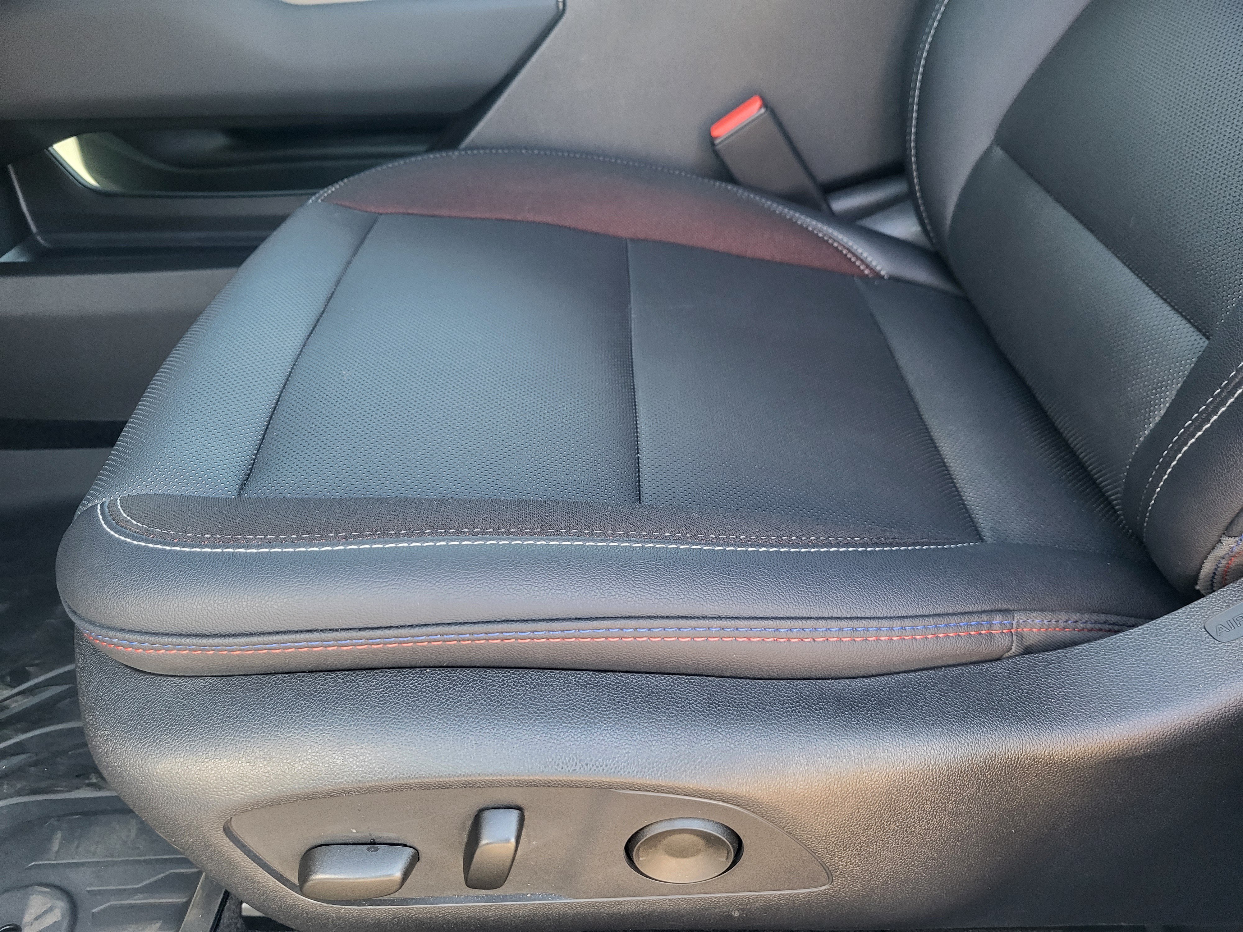 Used 2025 Chevrolet Equinox EV RS AWD/4WD image 20