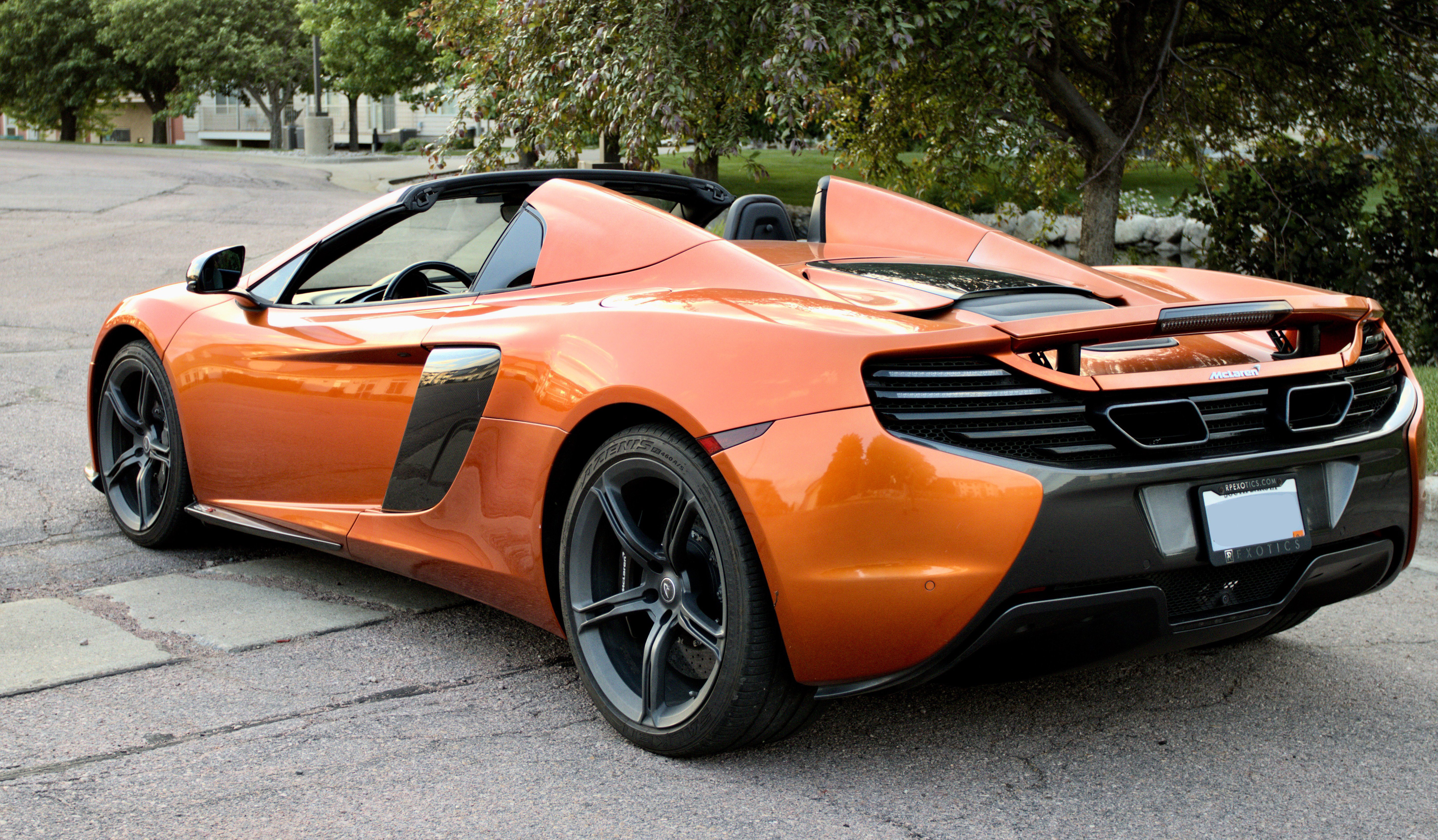 Used 2015 McLaren 650S Spider RWD image 14