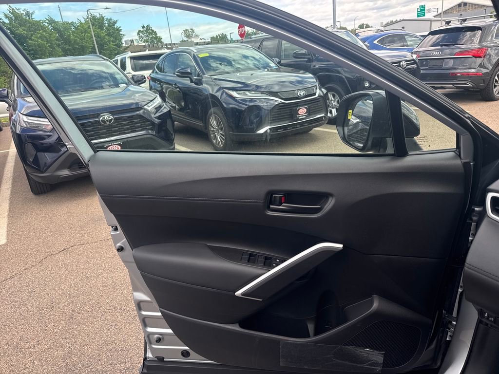 New 2026 Toyota Corolla Cross LE AWD/4WD image 33