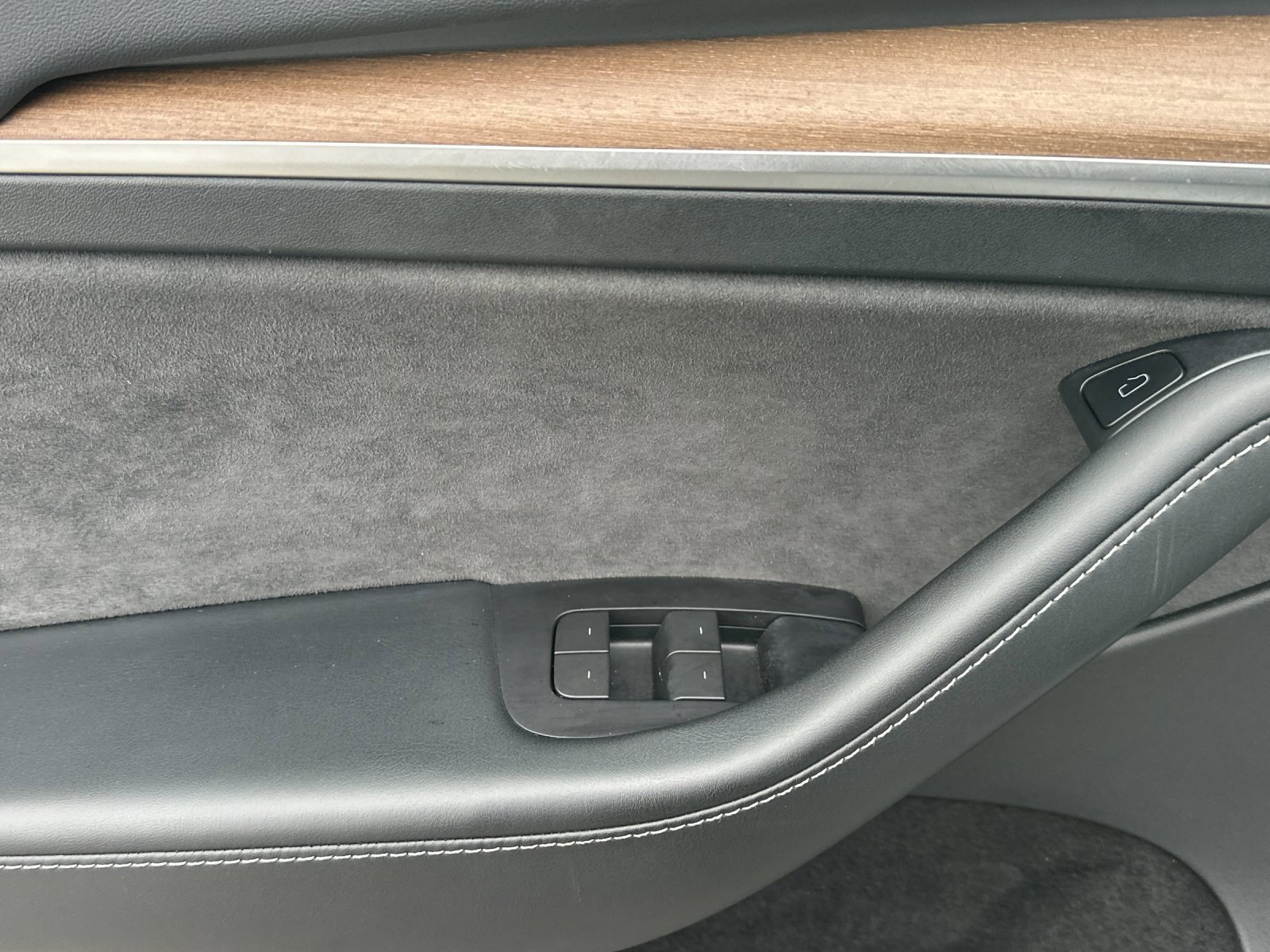 Used 2023 Tesla Model Y Long Range image 11