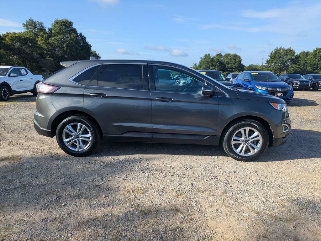 Used 2017 Ford Edge SEL w/ Equipment Group 201A FWD image 2