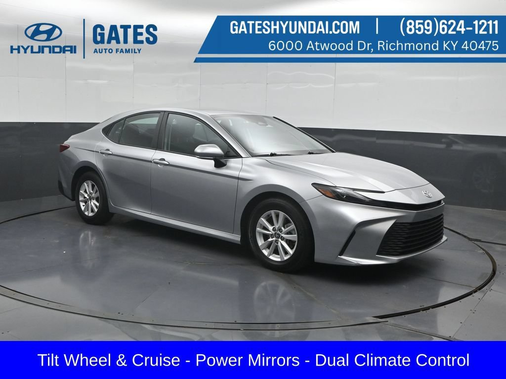 Used 2025 Toyota Camry LE FWD image 4