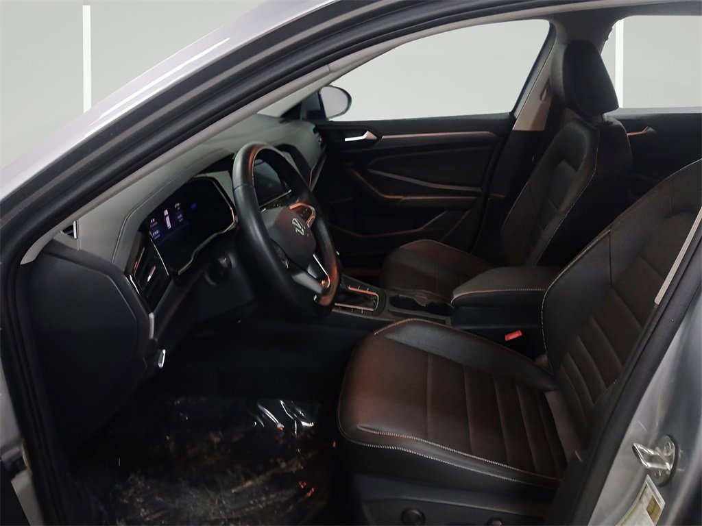 Used 2024 Volkswagen Jetta SE image 18