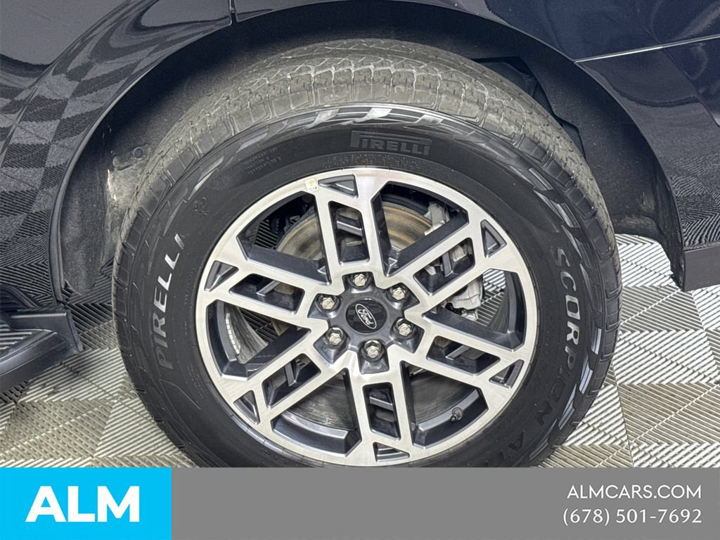 Used 2025 Ford Expedition Active AWD/4WD image 23