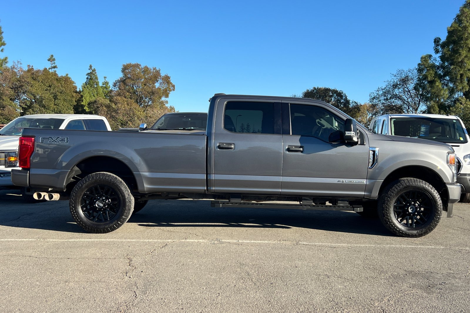Certified 2022 Ford F350 XLT w/ Black Appearance Package AWD/4WD image 3