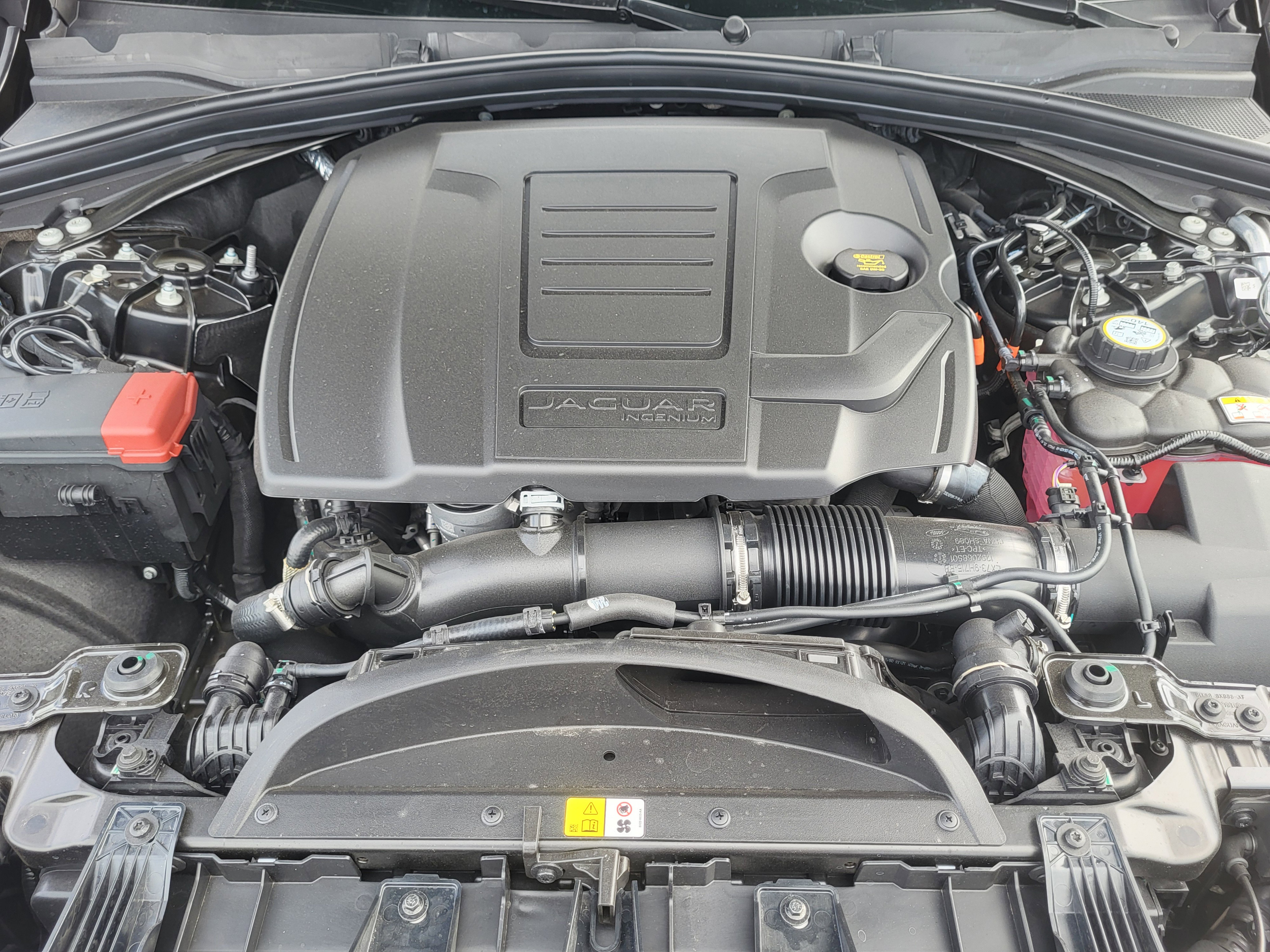 New 2026 Jaguar F-PACE R-Dynamic S image 19