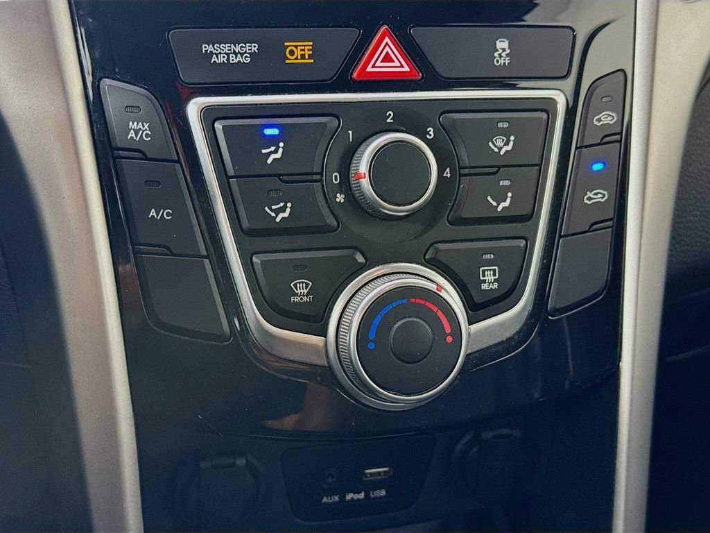 Used 2017 Hyundai Elantra GT image 16