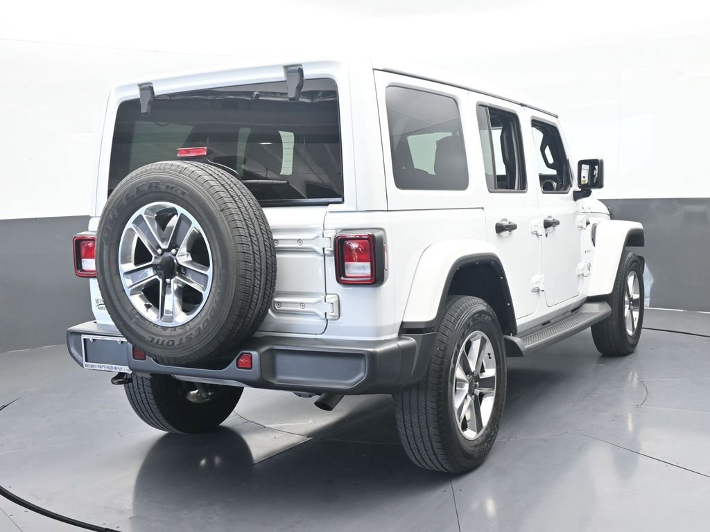 Used 2022 Jeep Wrangler Unlimited Sahara AWD/4WD image 5