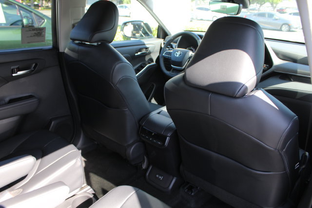 New 2026 Toyota Highlander XLE AWD/4WD image 16