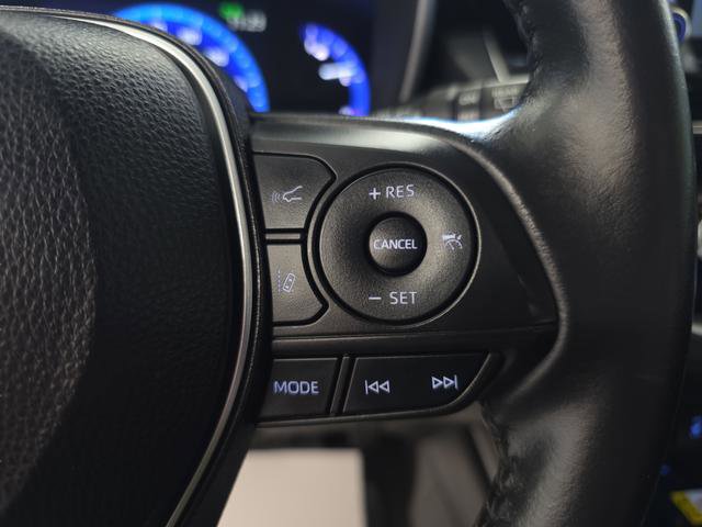 Used 2022 Toyota Corolla Cross XLE w/ Convenience Package FWD image 17