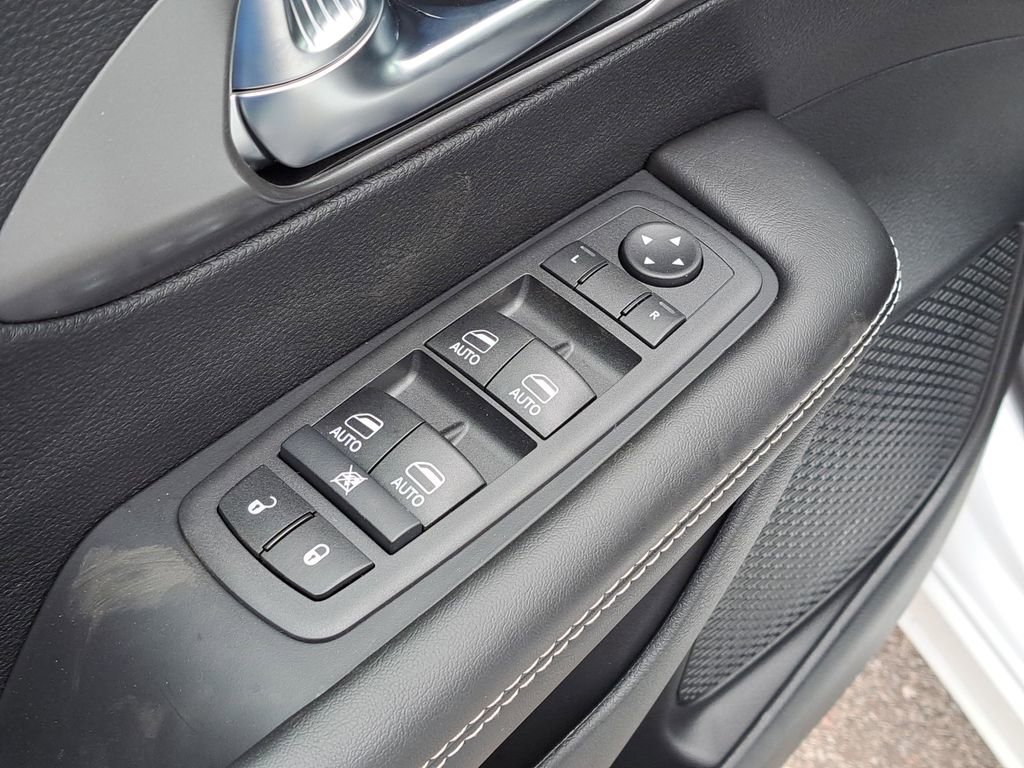 New 2026 Chrysler Pacifica Select image 21